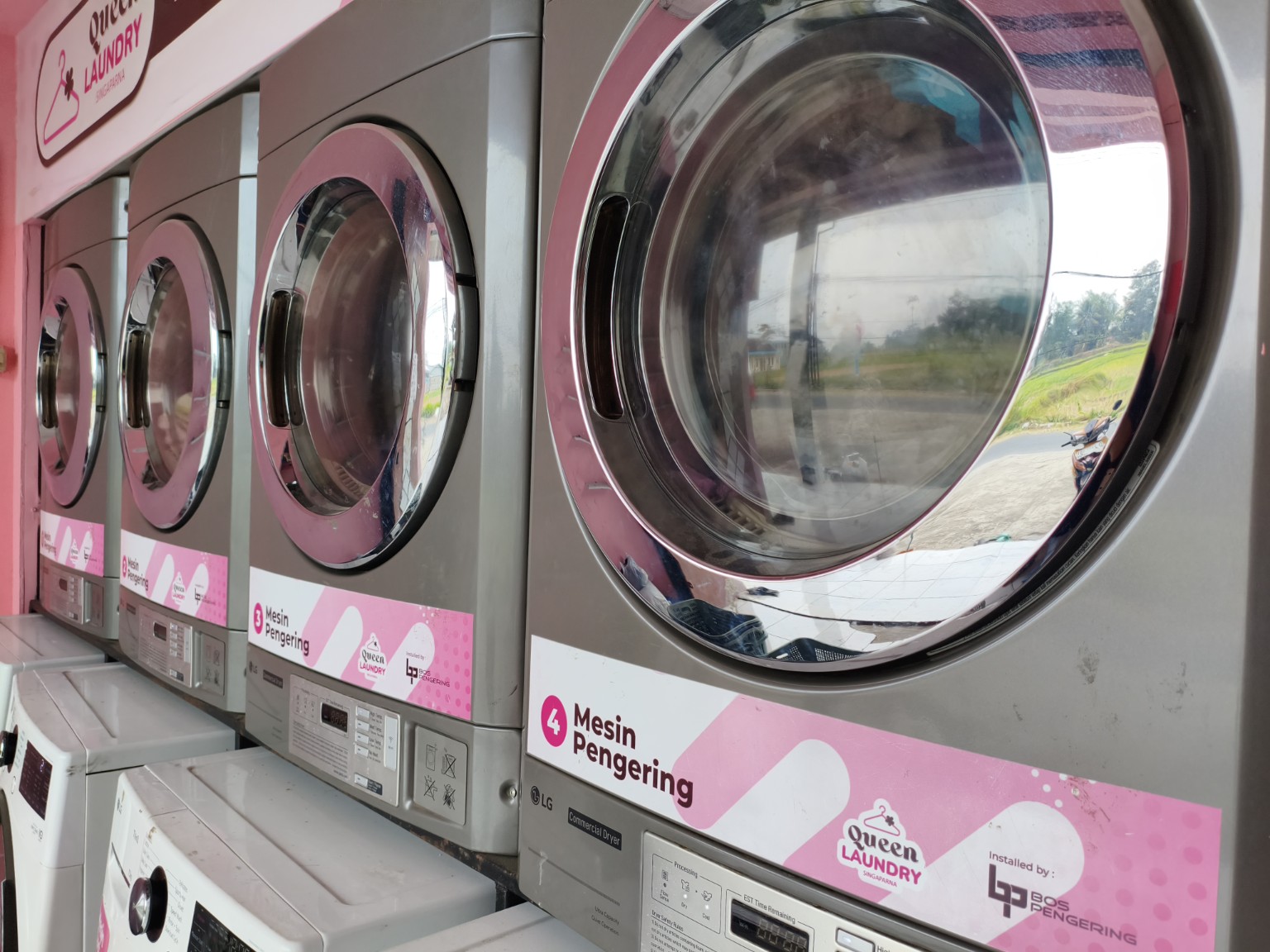 Logo Queen Laundry